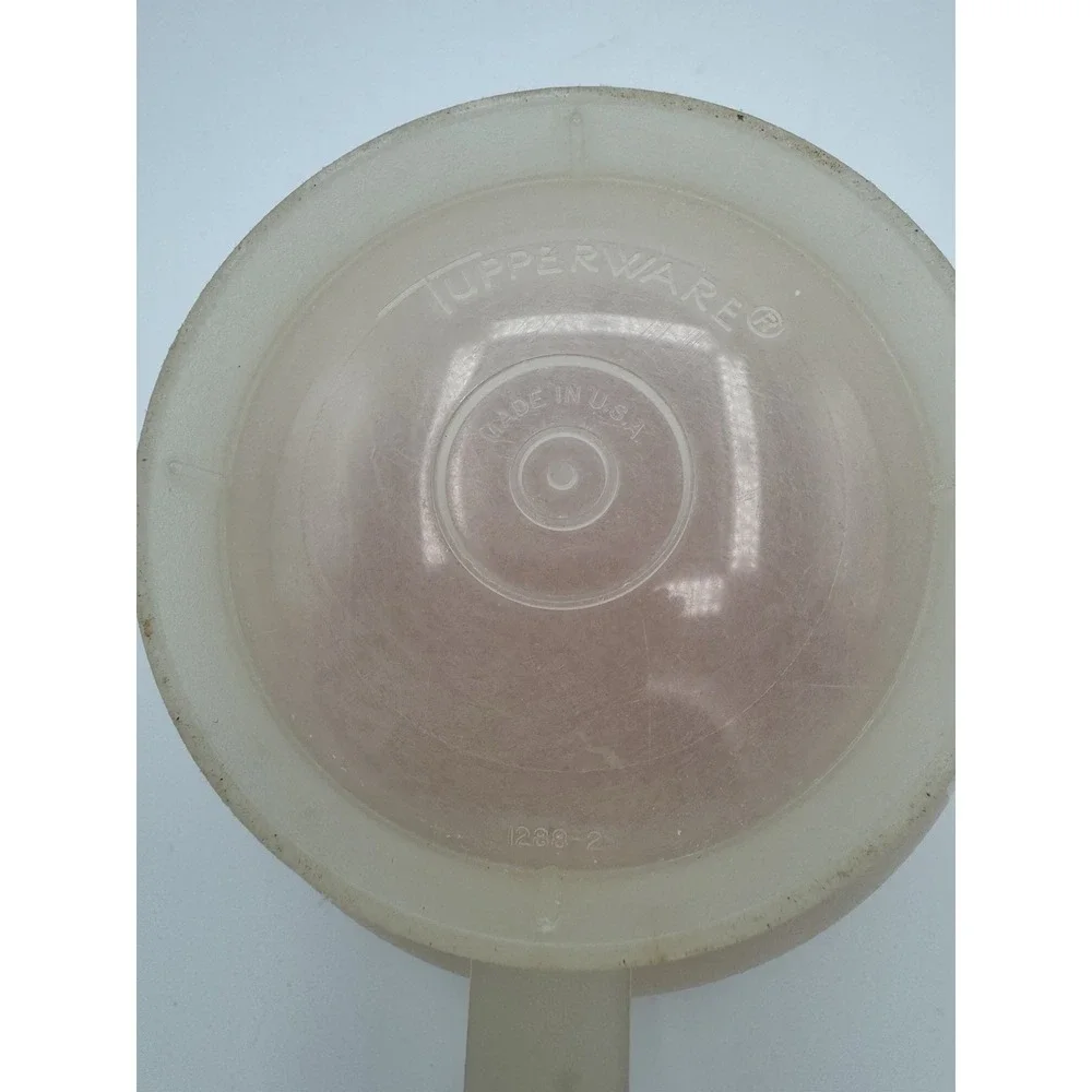 Vintage Tupperware Measuring Cup/Pitcher 1288-2‎ With Orange Lid Made In USA